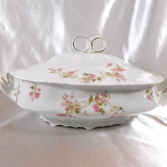 Antique Heinrich & Co. Covered Casserole Dish # 24828 - Picture 1 of 7